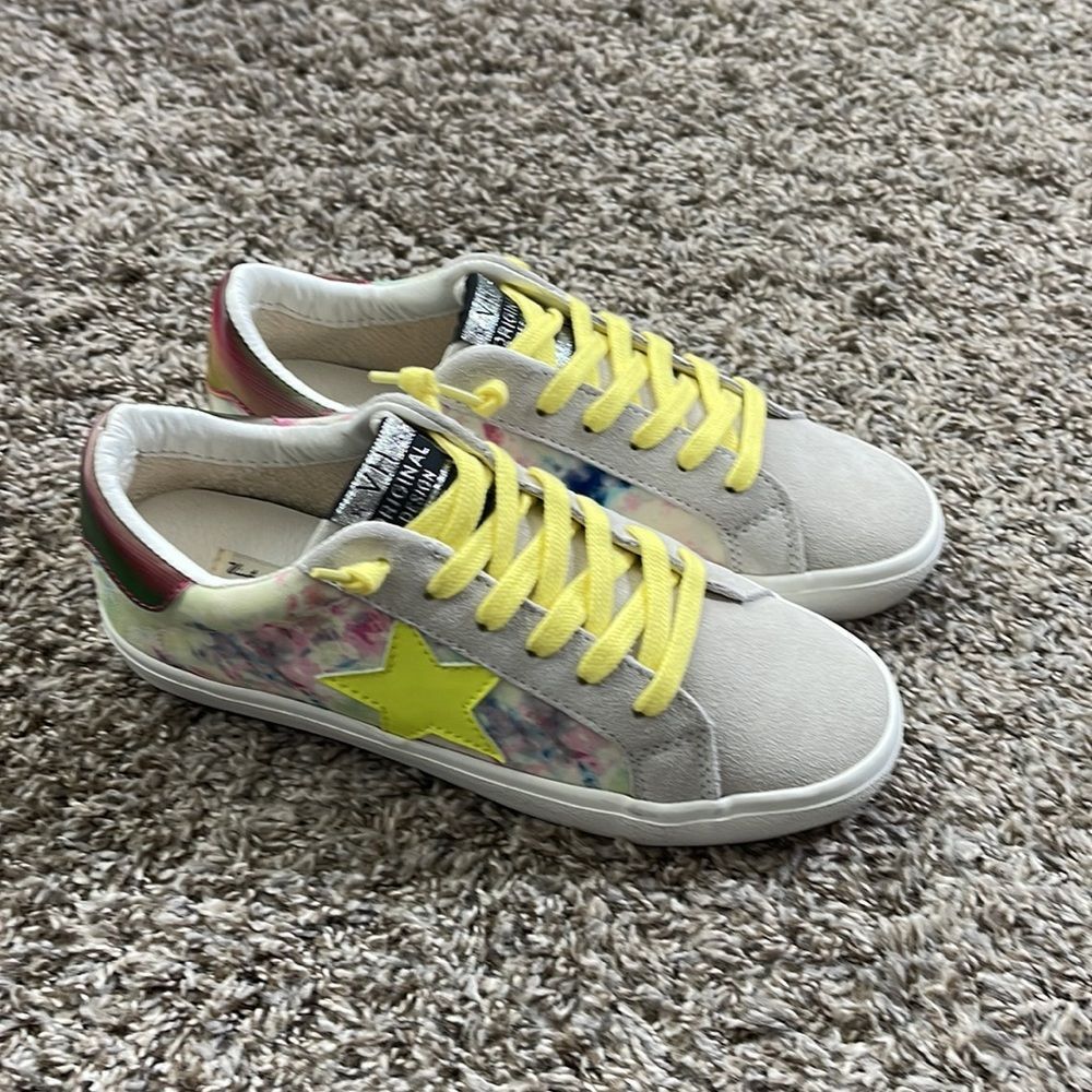 Vintage Havana bright sneakers